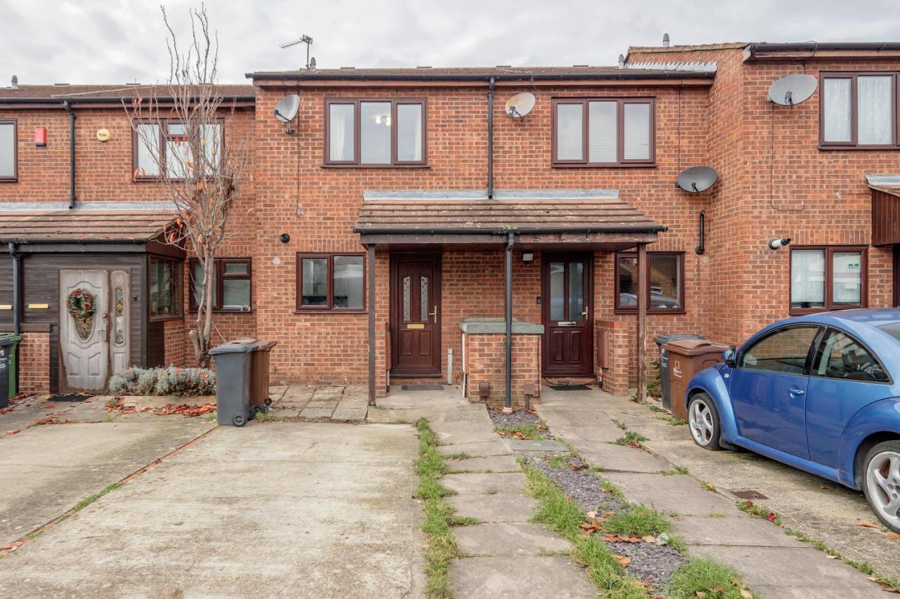 Lovely House In Dagenham / Barking With Free Parking, Wifi & Garden Exterior foto