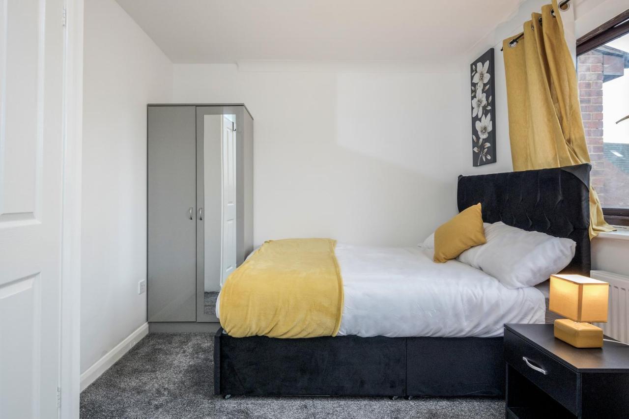 Lovely House In Dagenham / Barking With Free Parking, Wifi & Garden Exterior foto